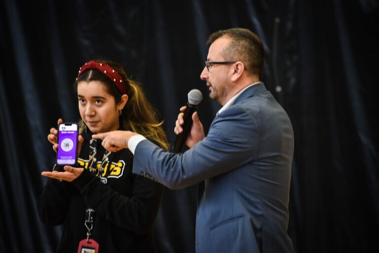 Dan a conocer en CETYS Universidad el uso de Botón de emergencia y Botón Morado