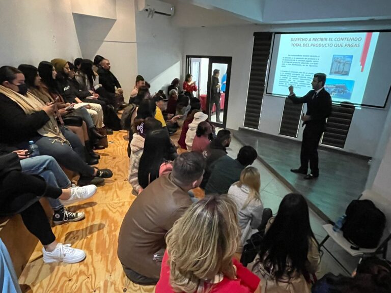 Difunden derechos de los consumidores