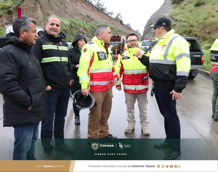 Atiende Ayuntamiento deslave sobre carretera a Playas