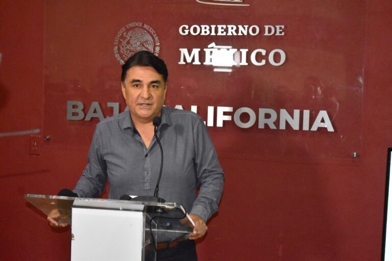 Llaman a adultos mayores que reciben su pensión en Banamex para canjear su tarjeta a la de Bienestar