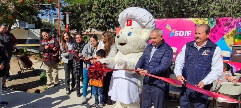 Inauguran Ayuntamiento y grupo Bimbo juegos inclusivos en Parque El Lago