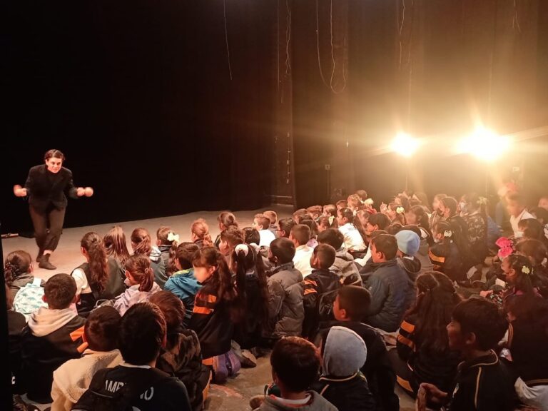 Realiza IMAC recorridos para alumnos y docentes por lugares históricos