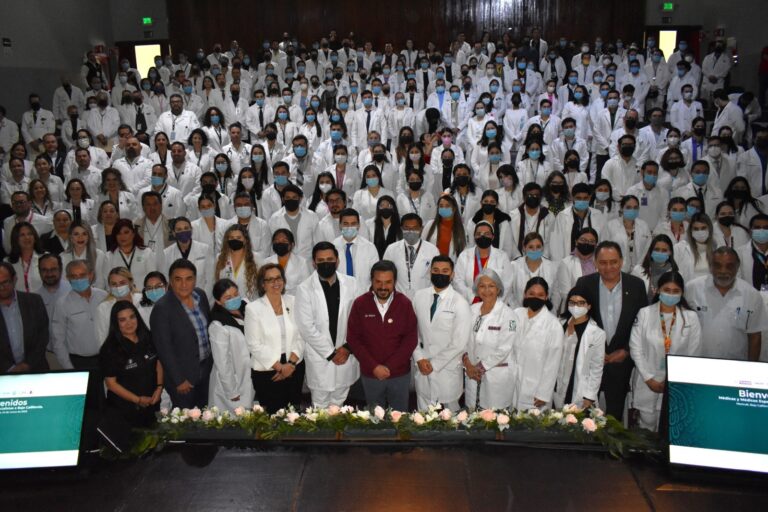 La llegada de 168 médicos y médicas especialistas fortalecen los servicios de salud del IMSS en BC