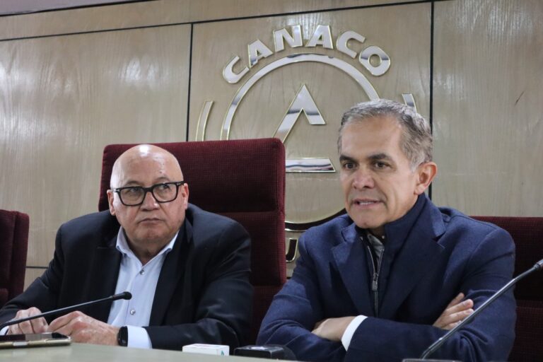 Escucha Mancera peticiones de Canaco Tijuana