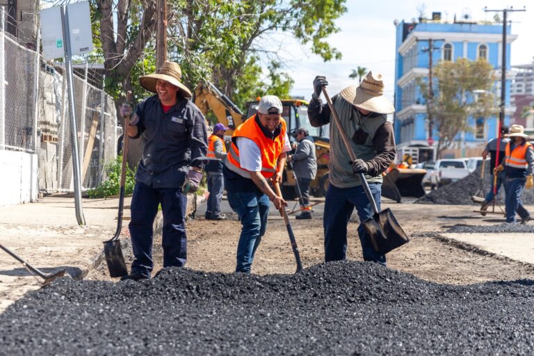 Supervisa alcaldesa obras de “Bye Bye Baches” en avenida Río Bravo