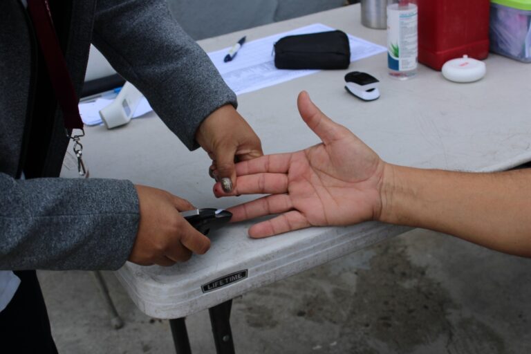 Garantizan unidades médicas móviles consultas y servicios de primer nivel a comunidades alejadas de la ciudad