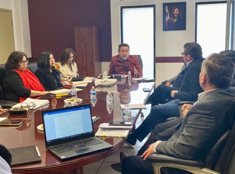 Trabajan en coordinación gobierno del estado y municipio para atender deslizamientos