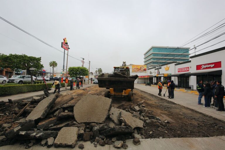 Anuncia alcaldesa Montserrat Caballero bacheo nocturno