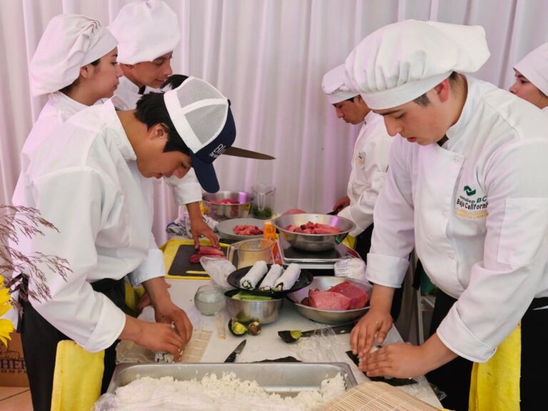 Demuestran alumnos de CONALEP II alta competitividad durante la Fiesta del Atún