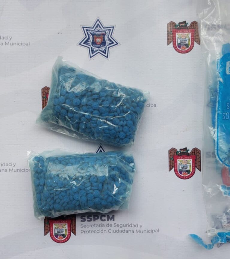 Aprehenden policías a hombre con 2 mil pastillas de fentanilo