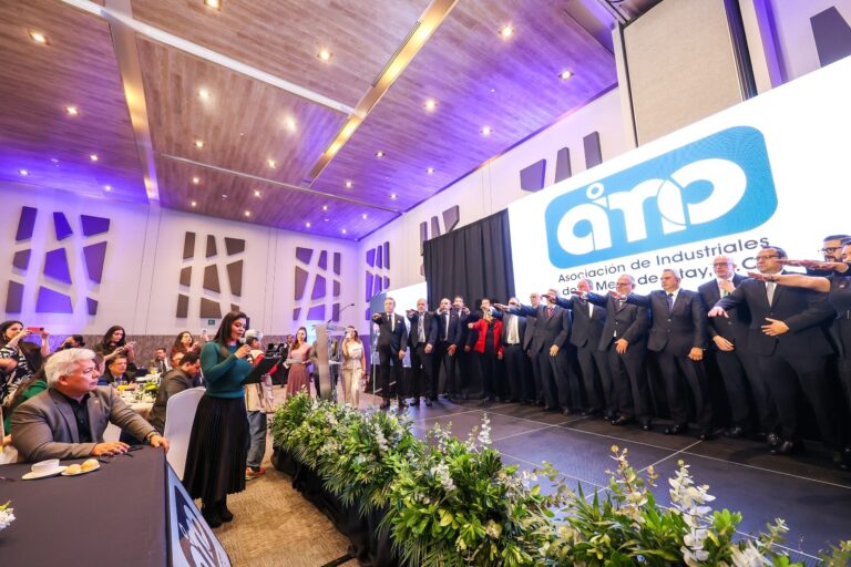 Destacan compromiso cumplido de alcaldesa para construcción de calle 12 Norte en Mesa de Otay