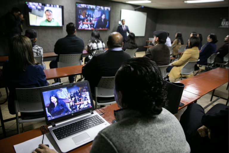 Inauguran salas híbridas de capacitación en UDCI