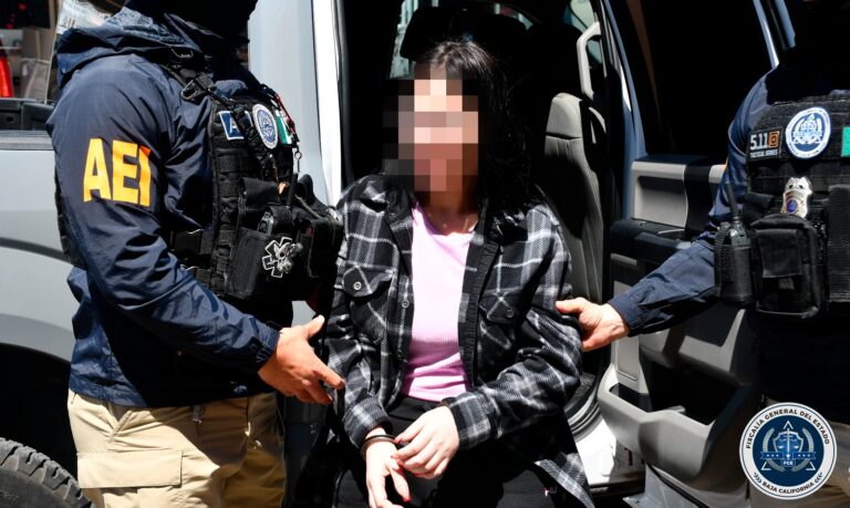 Suman ya tres los detenidos tras cometer delito de fraude contra estudiantes de prepa: FGR