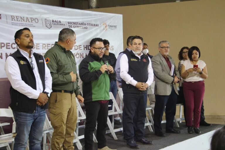 Tienen todo el apoyo del gobierno afectados por deslizamiento en Paseos el Vergel: Catalino Zavala