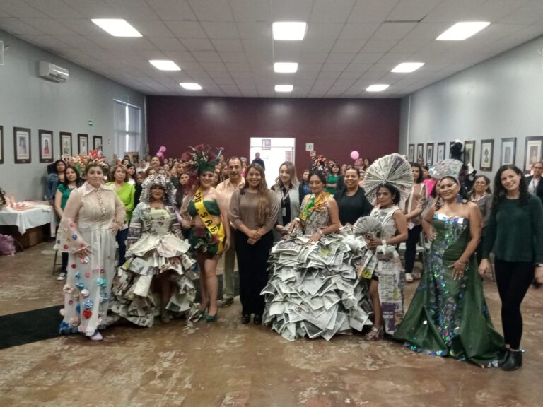 Celebra SDIF Día del Reciclaje con concurso de vestidos y exhibición de productos