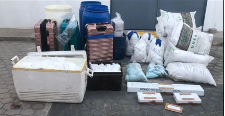 Ejército Mexicano y FGR aseguran más de 900 kilogramos de posible metanfetamina en BC
