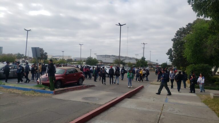 Atienden Protección Civil y Bomberos falsa alarma de bomba en UABC Otay