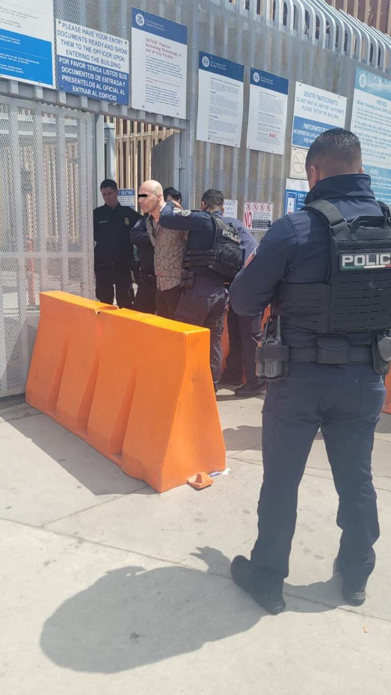 Capturan policías municipales un hombre que era requerido por la justicia en EU