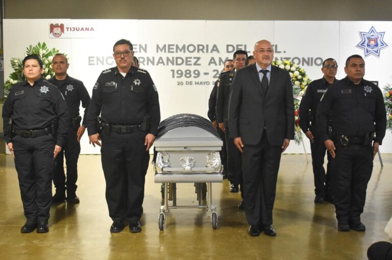 Despiden con honras fúnebres al oficial de policía Amado Antonio Eng Hernández