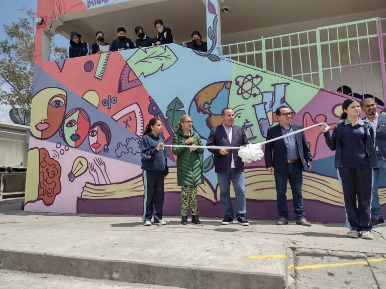 Dona la Fundación “Susana Guakil” internet y mural a la icónica Escuela Secundaria Federal 2