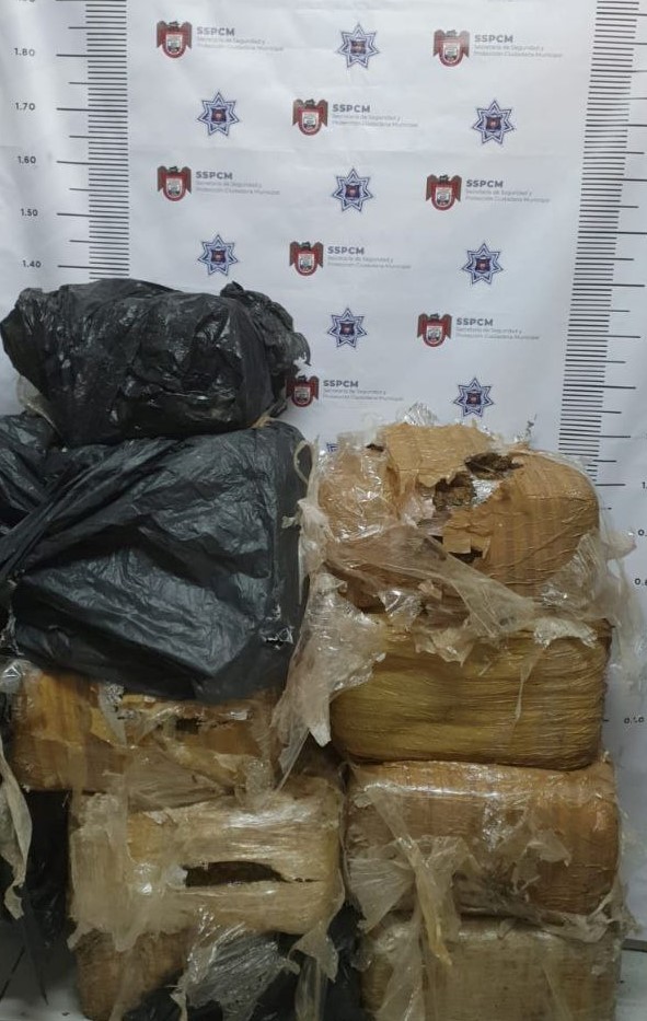Localizan policías más de 50 kilos de marihuana