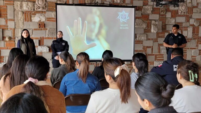 Lleva policía el taller “Mujer Segura” a cafeterías en Playas de Tijuana
