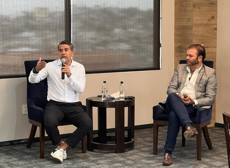 Comparte Pavel Pardo sus experiencias como exfutbolista y empresario