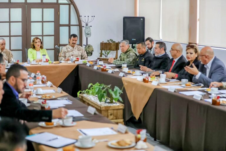 Trabajan en conjunto gobierno de Marina del Pilar y empresarios por la seguridad de BC