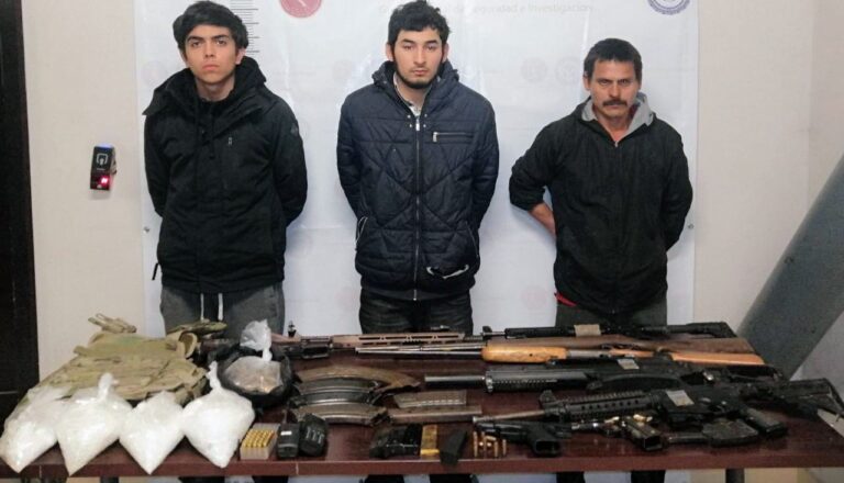 Obtiene la FGR sentencia de 8 años para tres detenidos con armas y droga