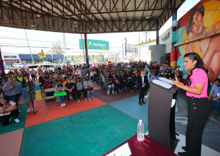 Beneficia gobierno de Montserrat Caballero a 500 estudiantes a través de “Yo No Abandono”