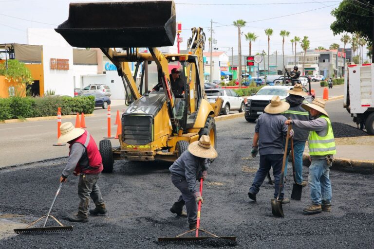 Avanza Ayuntamiento con programa de bacheo en Playas