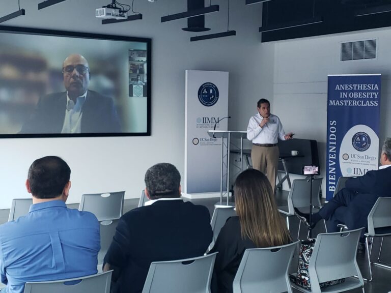 Realiza clúster médico enlaces de promoción con empresas internacionales