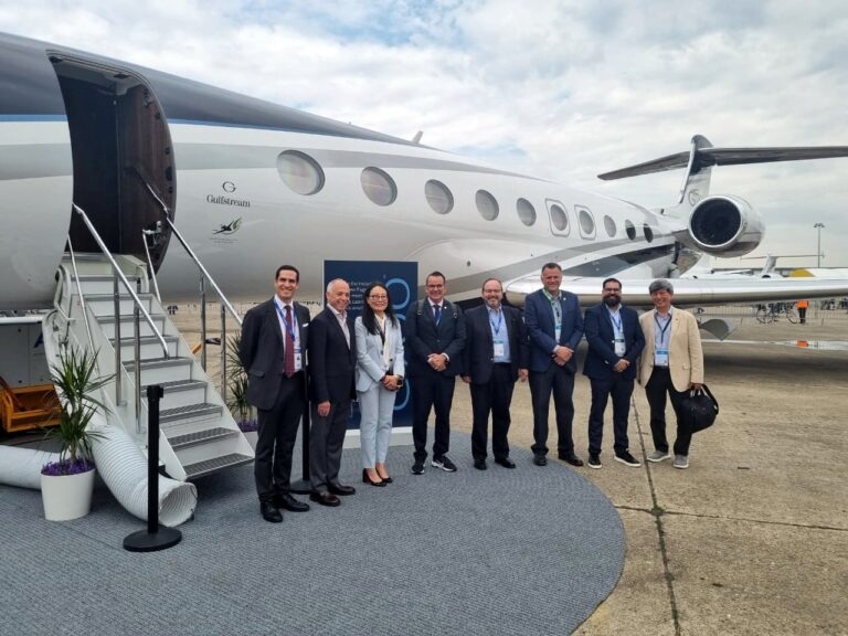 Impulsa comitiva de BC el crecimiento de empresas aeroespaciales que operan en el estado: SEI