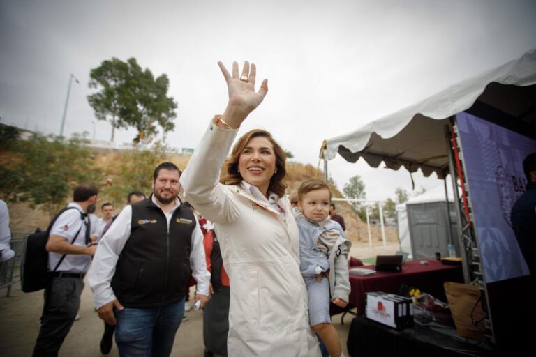 Refuerza Marina del Pilar atención directa a las familias bajacalifornianas