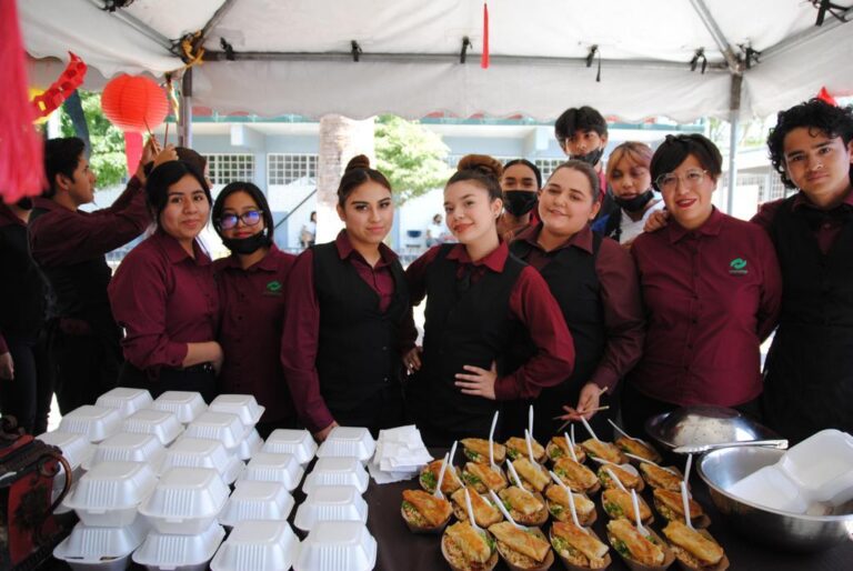 Realizan estudiantes de CONALEP BC muestras gastronómicas en sus planteles.