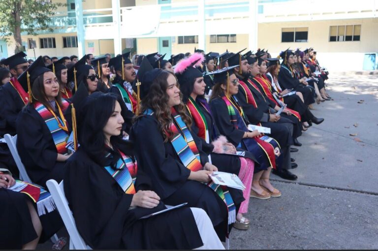 Escuela del Sur de California reconoce a Montserrat Caballero por su compromiso con la educación