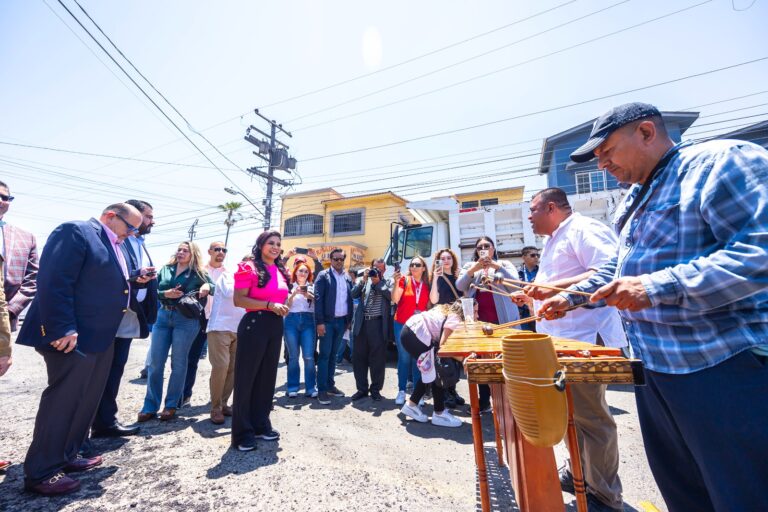 Celebra alcaldesa cumpleaños con obras para Tijuana