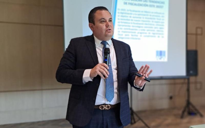 Obliga SAT a pagar impuestos por depósitos elevados en cuentas no registradas