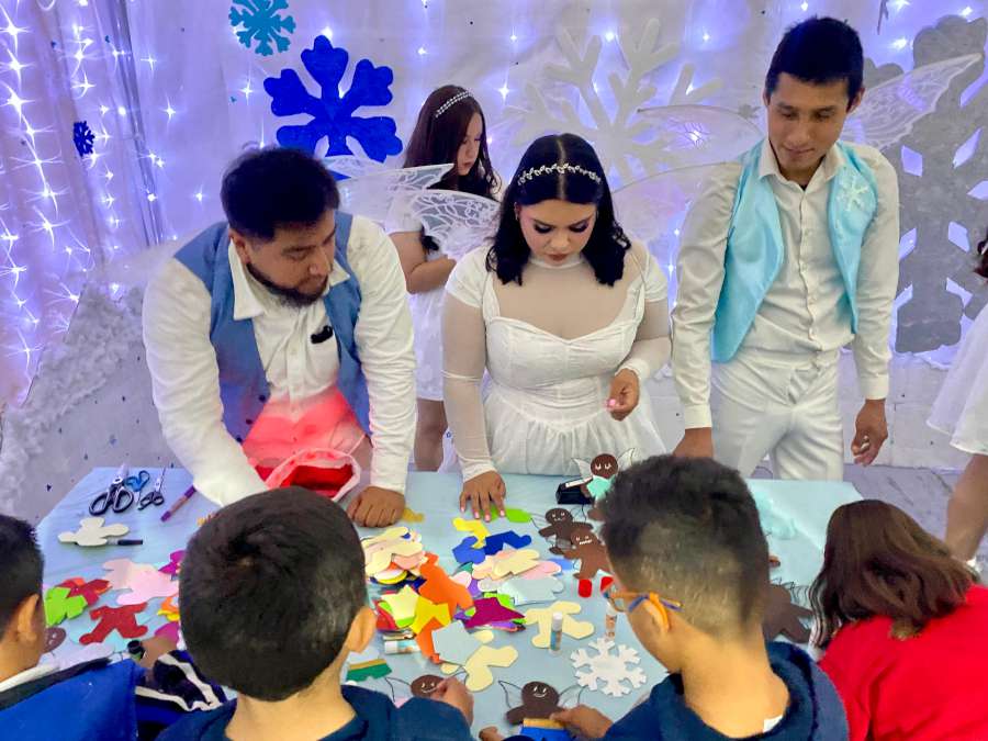 Celebran “Feria Navideña” con actividades formativas y altruistas para niños de primaria