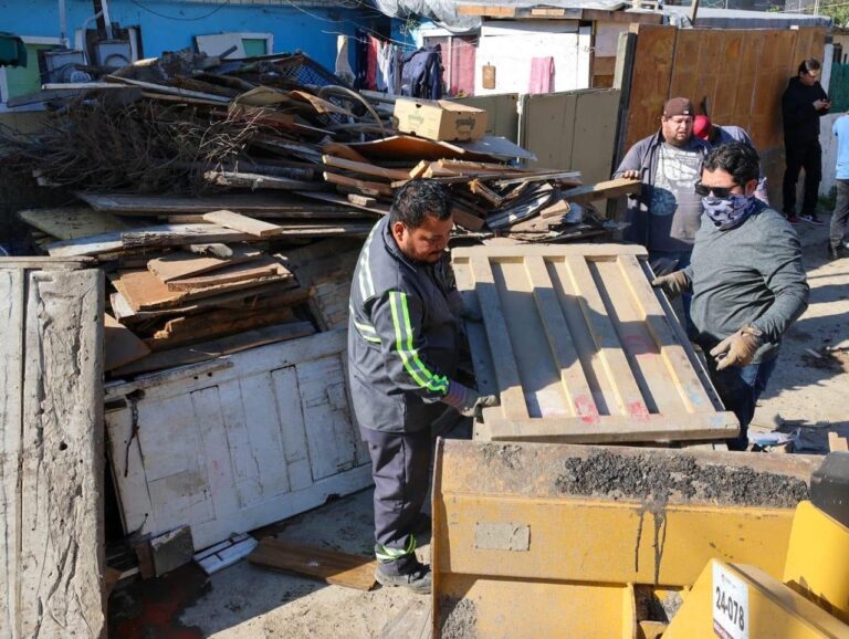 Recolecta Gobierno de Tijuana 40 toneladas de basura en Otay Centenario y Sánchez Taboada