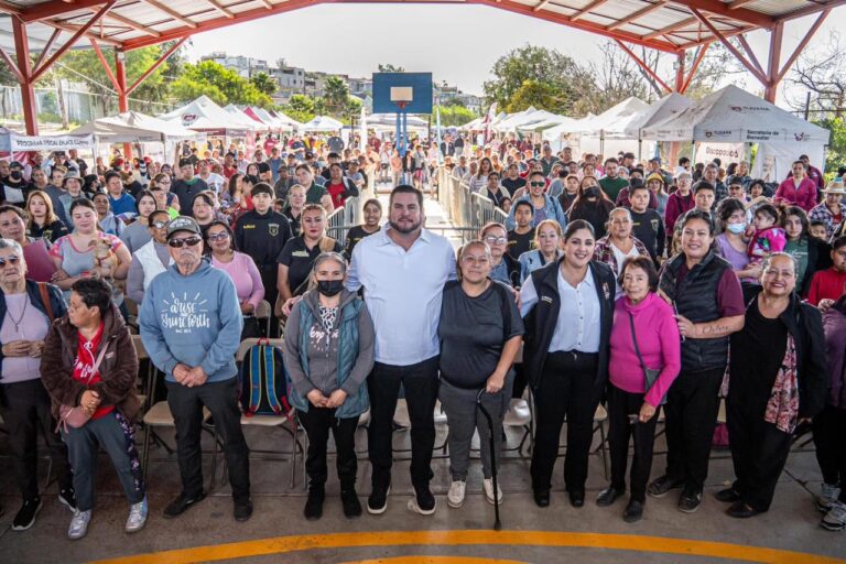 Encabeza Ismael Burgueño Jornada del Pueblo en colonia El Porvenir en Delegación Cerro Colorado