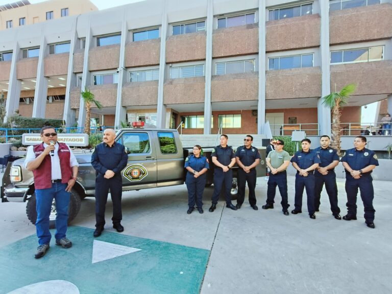 ENTREGA DIPUTADO MOLINA UNIDAD TODO TERRENO DE RESCATE A BOMBEROS FORESTALES DE MEXICALI