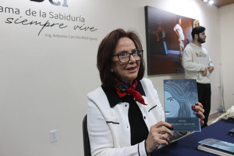 Visibilizan lucha de la comunidad sorda en presentación literaria