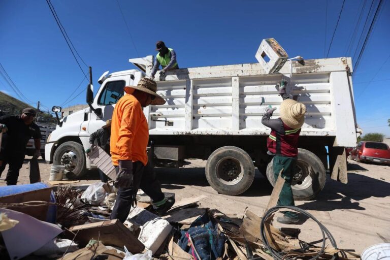 Recolecta Gobierno Municipal más de 26 toneladas de basura en colonias de Tijuana