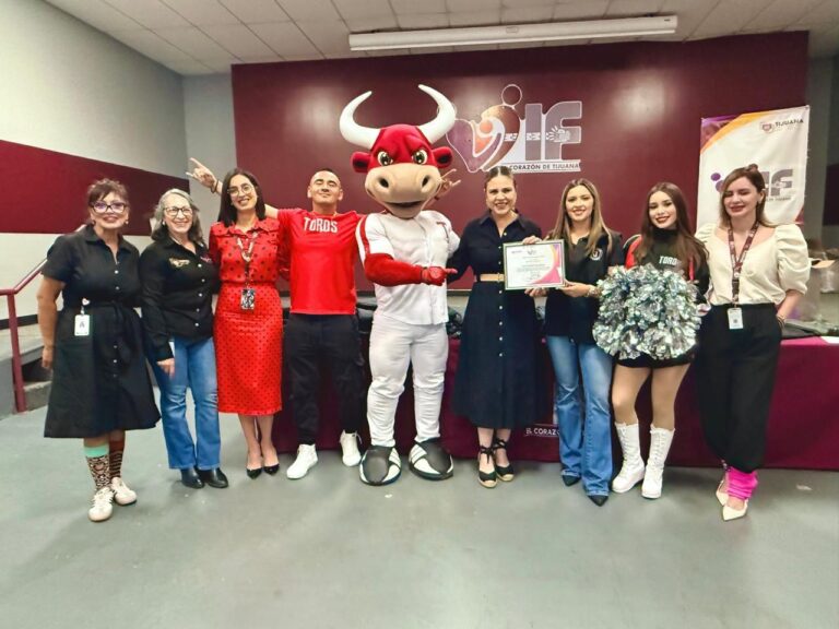 Fortalece Gobierno Municipal alianza con Club Toros en beneficio de adultos mayores