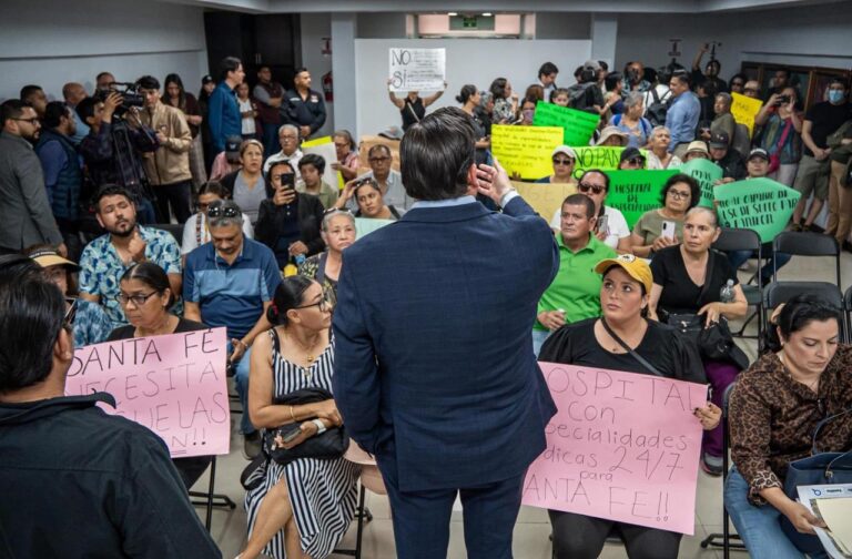 Atiende Ismael Burgueño a residentes de Santa Fe y acuerdan acciones para mejorar movilidad y desarrollo de la zona