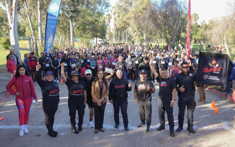 Celebran más de mil 200 participantes la sexta edición de la carrera D.A.R.E. 4K en el Parque Morelos