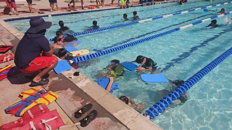 Llama Bomberos de Tijuana a reforzar recomendaciones preventivas para visitantes de balnearios y albercas