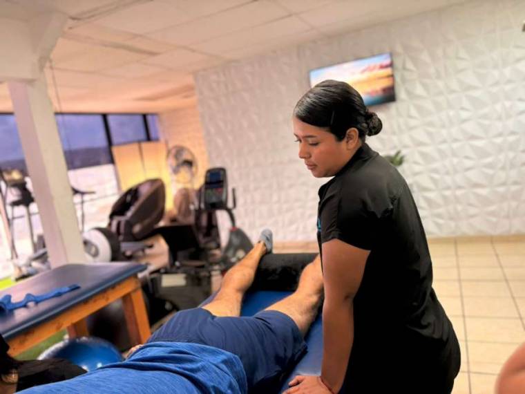 Recomiendan a corredores terapias de descarga muscular cada 100 kilómetros