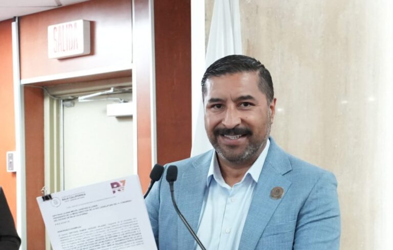 DIPUTADO RAMÓN VÁZQUEZ PLANTEA CONTROLAR EL USO RESPONSABLE DE ELECTRÓNICOS EN JORNADA ESCOLAR